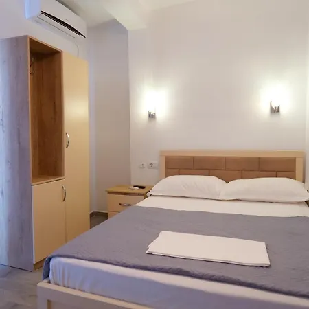 Adrian Maison d'hôtes Ksamil