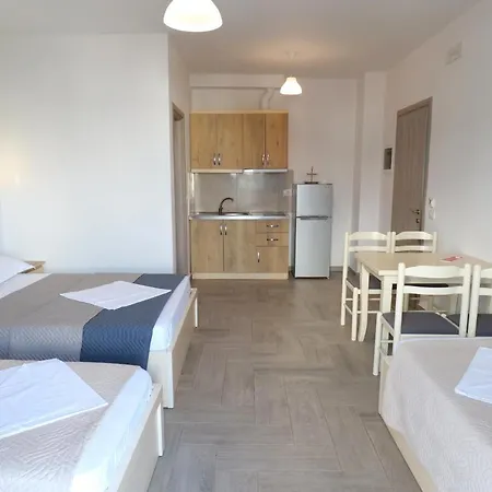 Adrian Guest house *