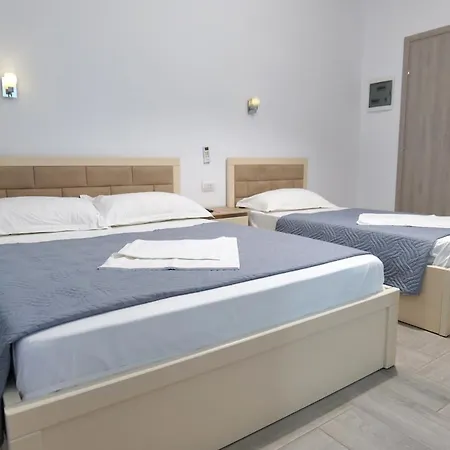 بيت ضيافة Adrian 4*