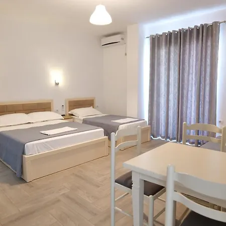 Adrian 4* Ksamil