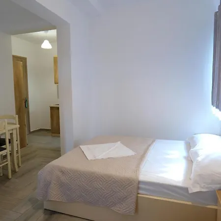 Maison d'hôtes Adrian Ksamil