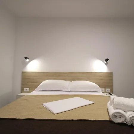 Guest house Adrian Ksamil