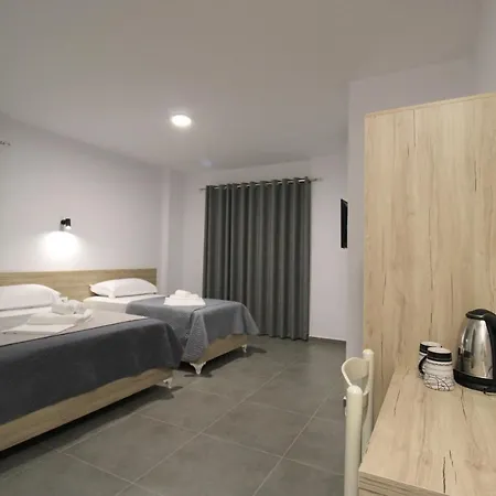 Adrian Guest house *