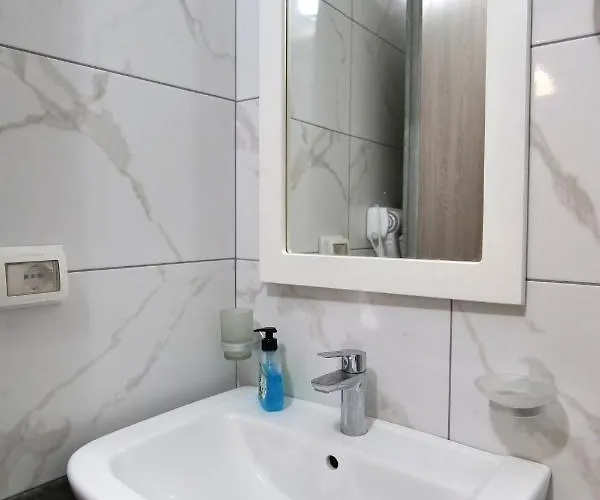 Gasthuis Adrian Ksamil