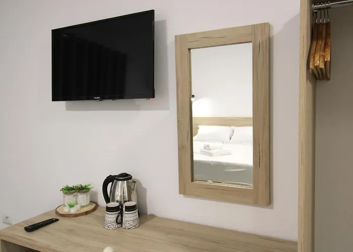 Adrian Gasthuis Ksamil