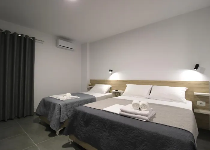 Adrian Gasthuis Ksamil