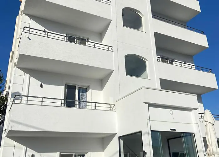 Adrian Gasthuis Ksamil