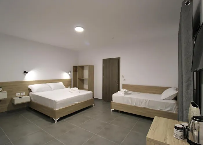 Adrian Gasthuis Ksamil